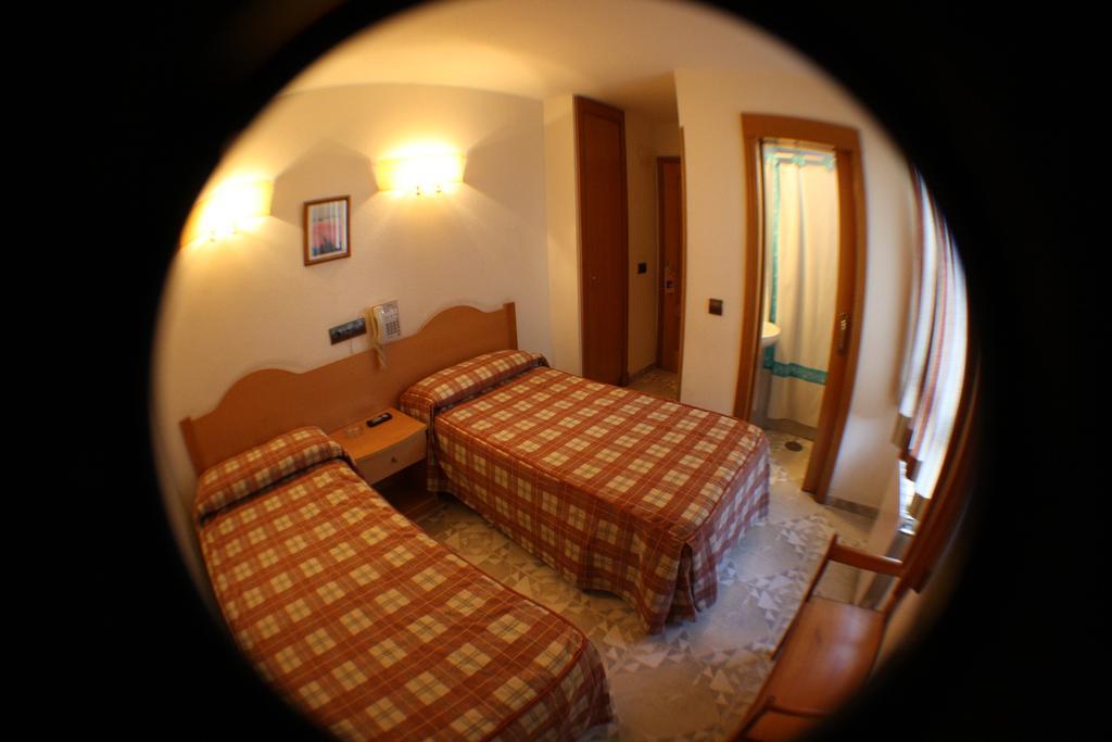 Hostal Goyma II サン・フェルナンド・デ・エナレス エクステリア 写真